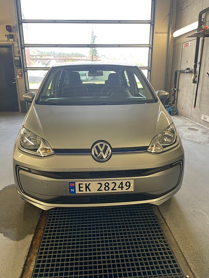 Volkswagen e-Up! 2 of 9