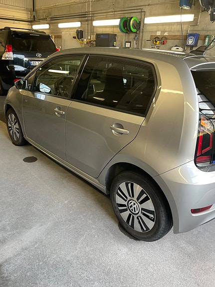 Volkswagen e-Up! 6 of 9