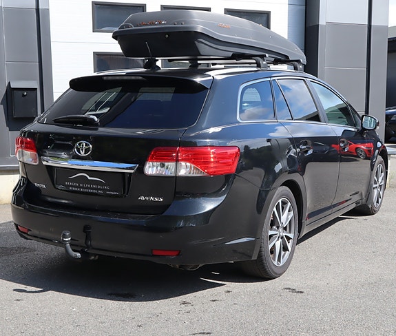 Toyota Avensis 4 of 5
