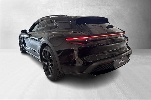 Porsche Taycan Cross Turismo 3 of 5