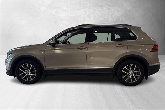 Volkswagen Tiguan 2 of 5