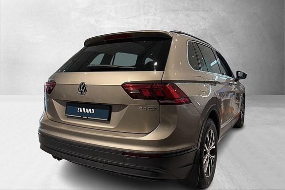 Volkswagen Tiguan 5 of 5
