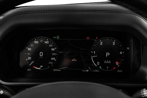 Land Rover Defender 110 20 of 30
