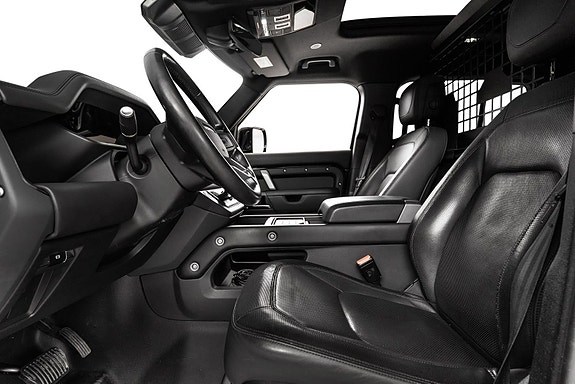 Land Rover Defender 110 6 of 30
