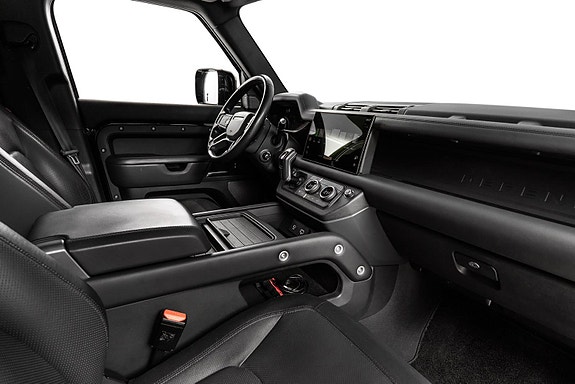 Land Rover Defender 110 10 of 30
