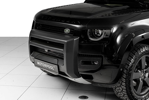 Land Rover Defender 110 30 of 30