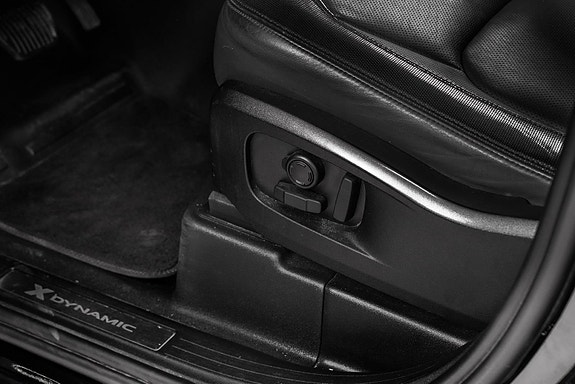 Land Rover Defender 110 27 of 30