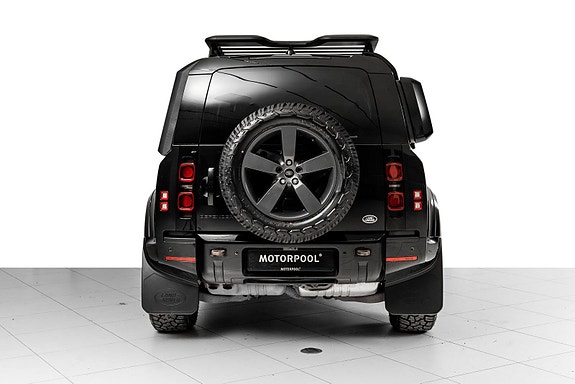 Land Rover Defender 110 5 of 5