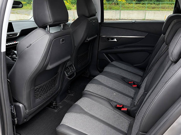 Peugeot 5008 10 of 14
