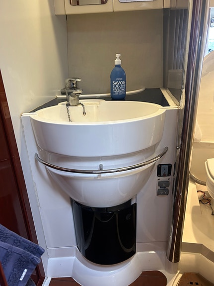 Fairline Targa 37 KAD44 EDC 23 of 30