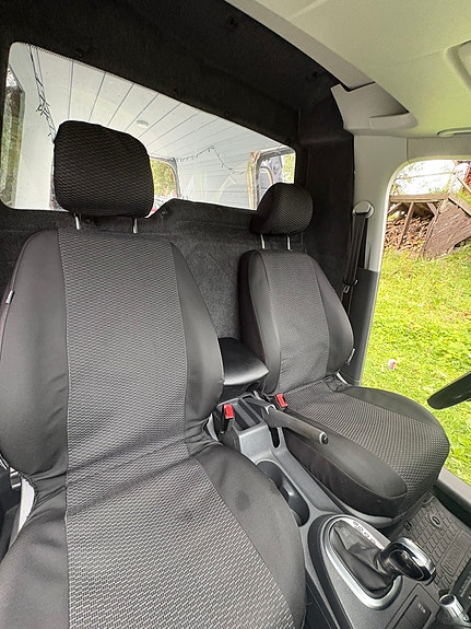 Volkswagen Caddy Maxi 24 of 30