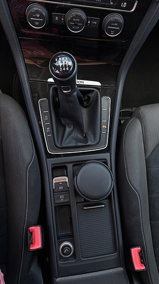 Volkswagen Golf VII 10 of 15