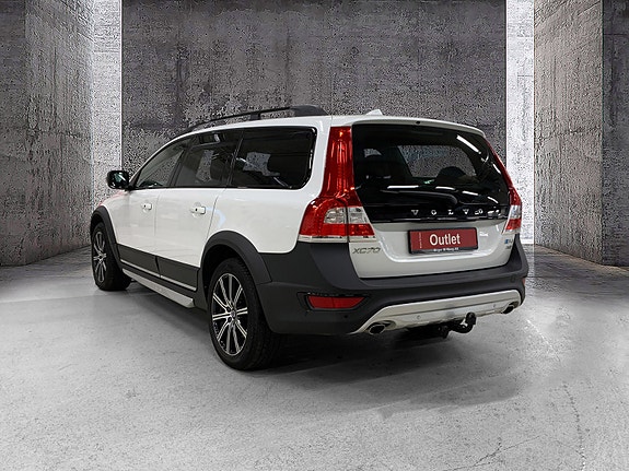 Volvo XC70 2 of 5