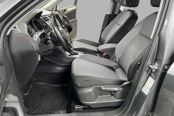 Volkswagen Tiguan 13 of 25