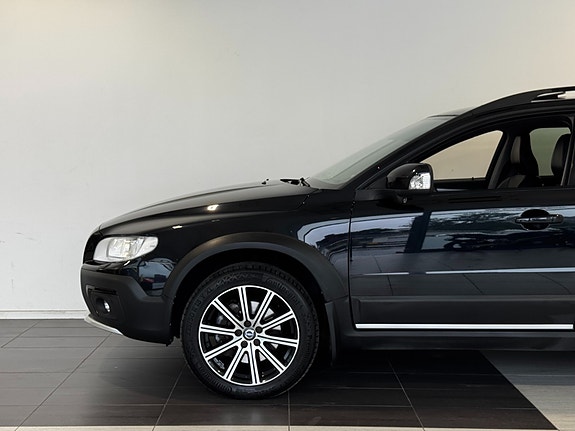 Volvo XC70 3 of 5