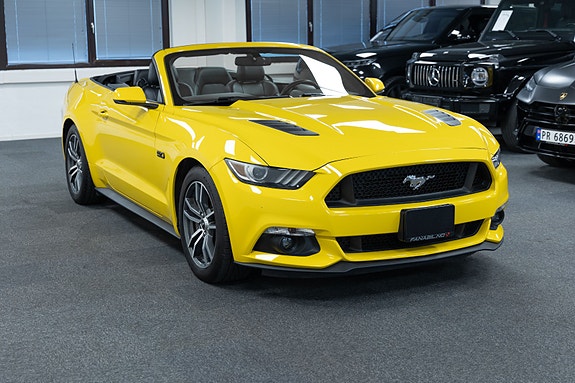 Ford Mustang 4 of 18