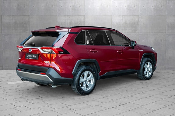 Toyota RAV4 4 of 20