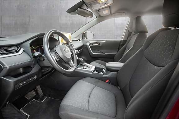 Toyota RAV4 8 of 20