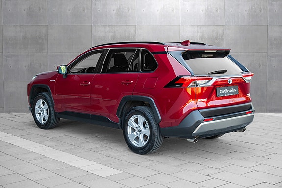 Toyota RAV4 2 of 20