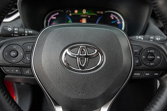 Toyota RAV4 10 of 20