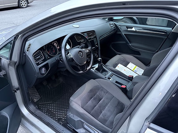 Volkswagen Golf VII 13 of 16