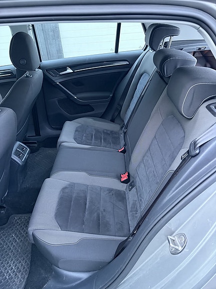 Volkswagen Golf VII 9 of 16