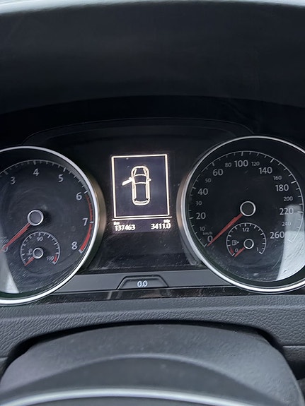 Volkswagen Golf VII 11 of 16
