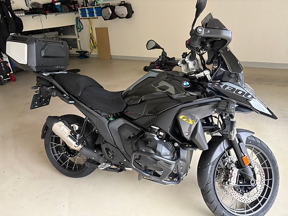 BMW R 1300 GS 2 of 10