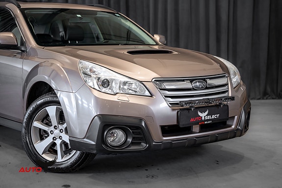 Subaru Outback 2 of 5