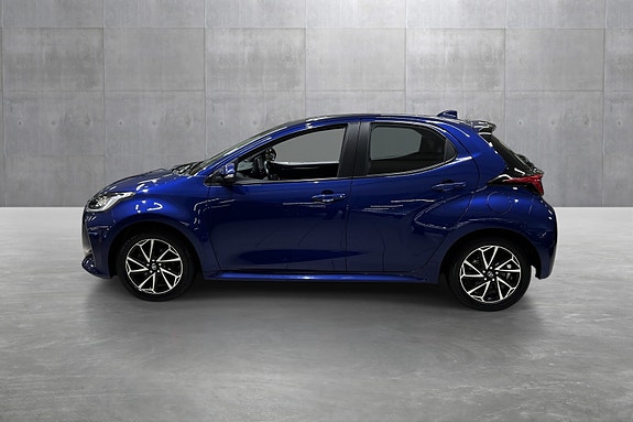 Toyota Yaris 2 of 19