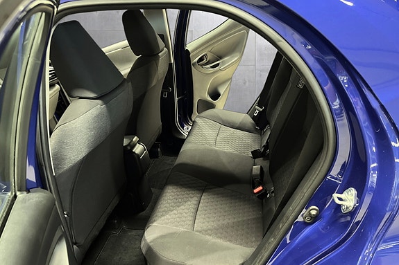 Toyota Yaris 16 of 19