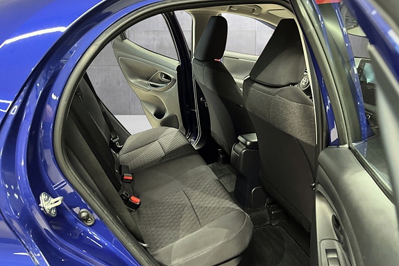 Toyota Yaris 15 of 19