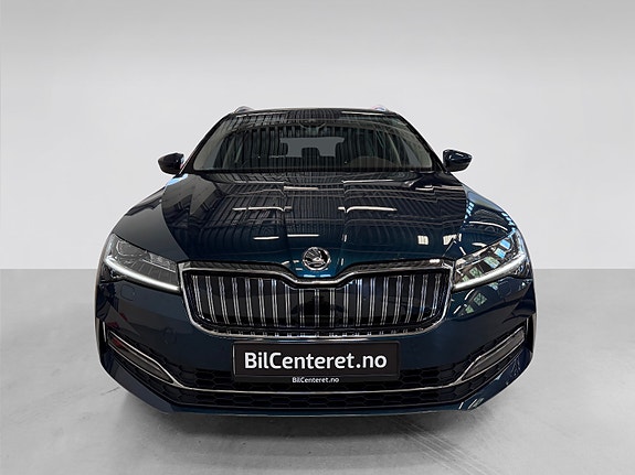 Skoda Superb 2 of 5