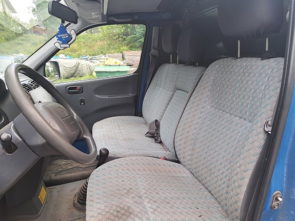 Toyota HiAce 10 of 13