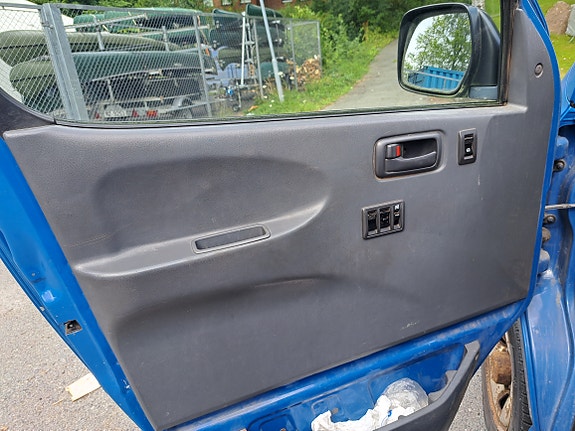 Toyota HiAce 6 of 13