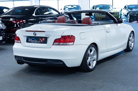 BMW 135i 3 of 5