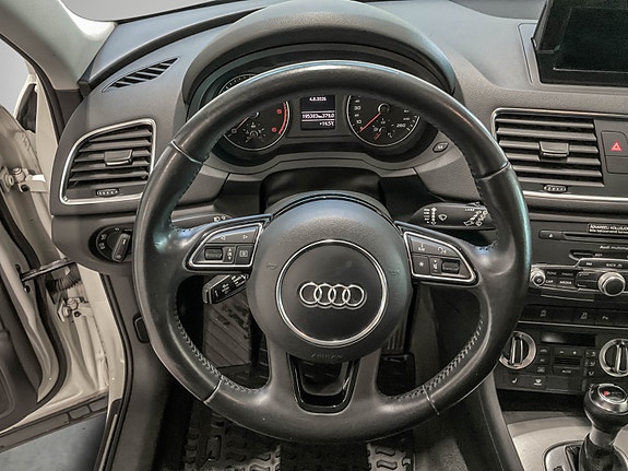 Audi Q3 13 of 29