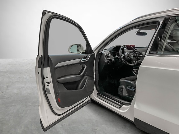 Audi Q3 8 of 29