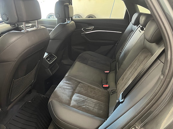 Audi e-tron Sportback 16 of 18
