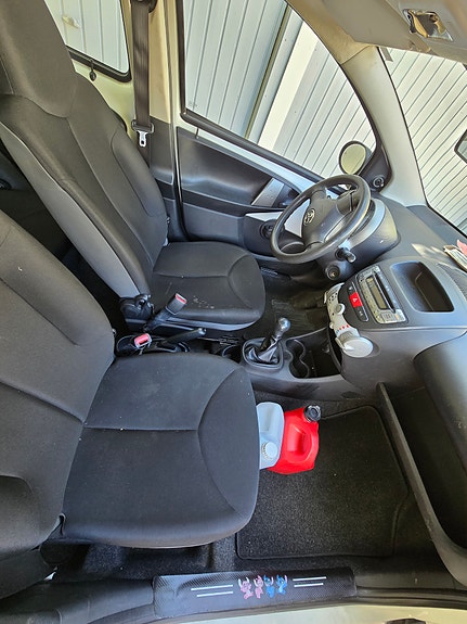 Toyota Aygo 25 of 30