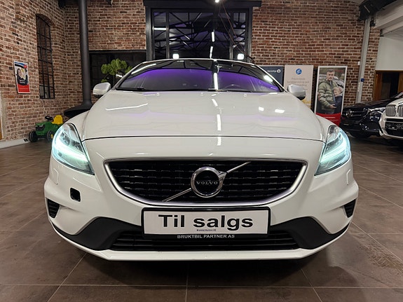 Volvo V40 2 of 30