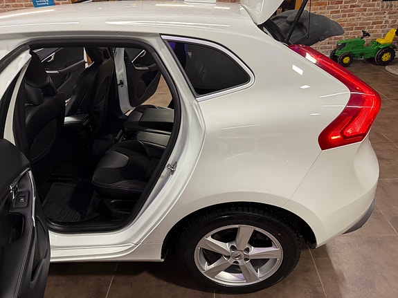 Volvo V40 28 of 30