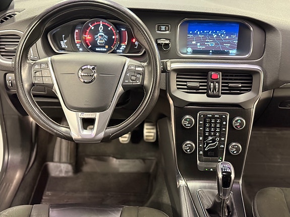 Volvo V40 25 of 30