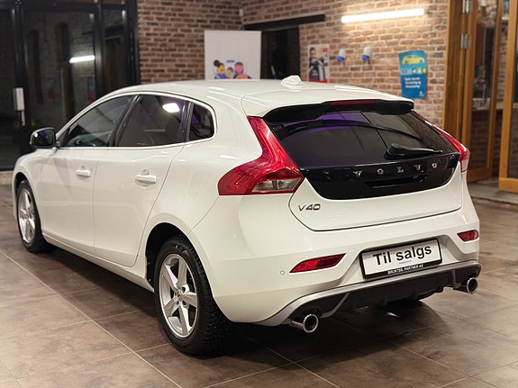 Volvo V40 10 of 30