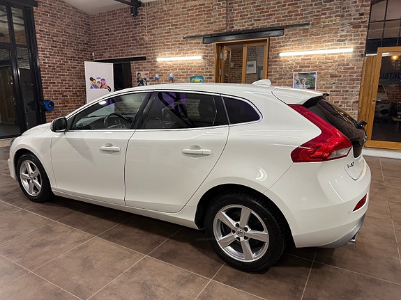 Volvo V40 8 of 30
