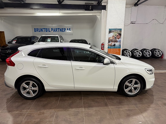 Volvo V40 16 of 30