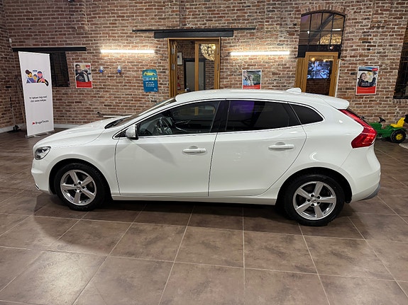 Volvo V40 7 of 30