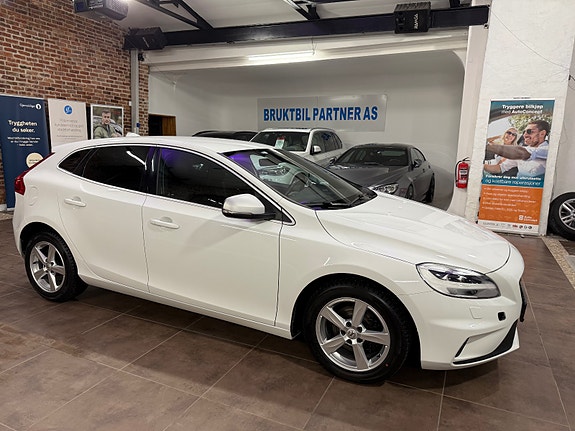 Volvo V40 17 of 30