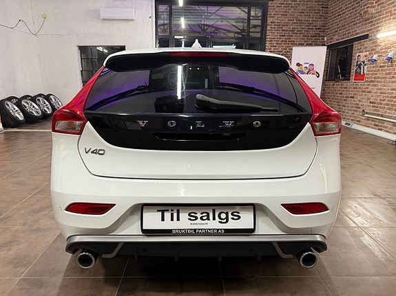 Volvo V40 11 of 30