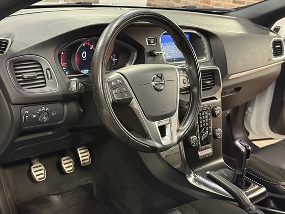 Volvo V40 23 of 30